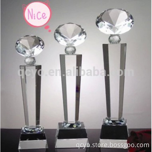 Alibaba China cheap and New design custom acrylic trophy and prize